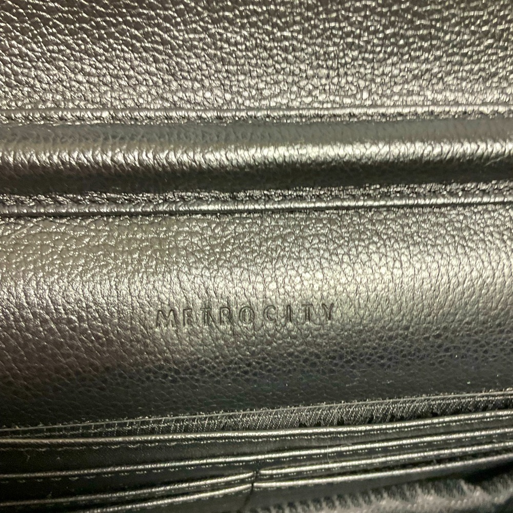 METROCITY Black Quilted Crossbody with Chain Strap. COA INCLUDED!! NEW! - Picture 10 of 15